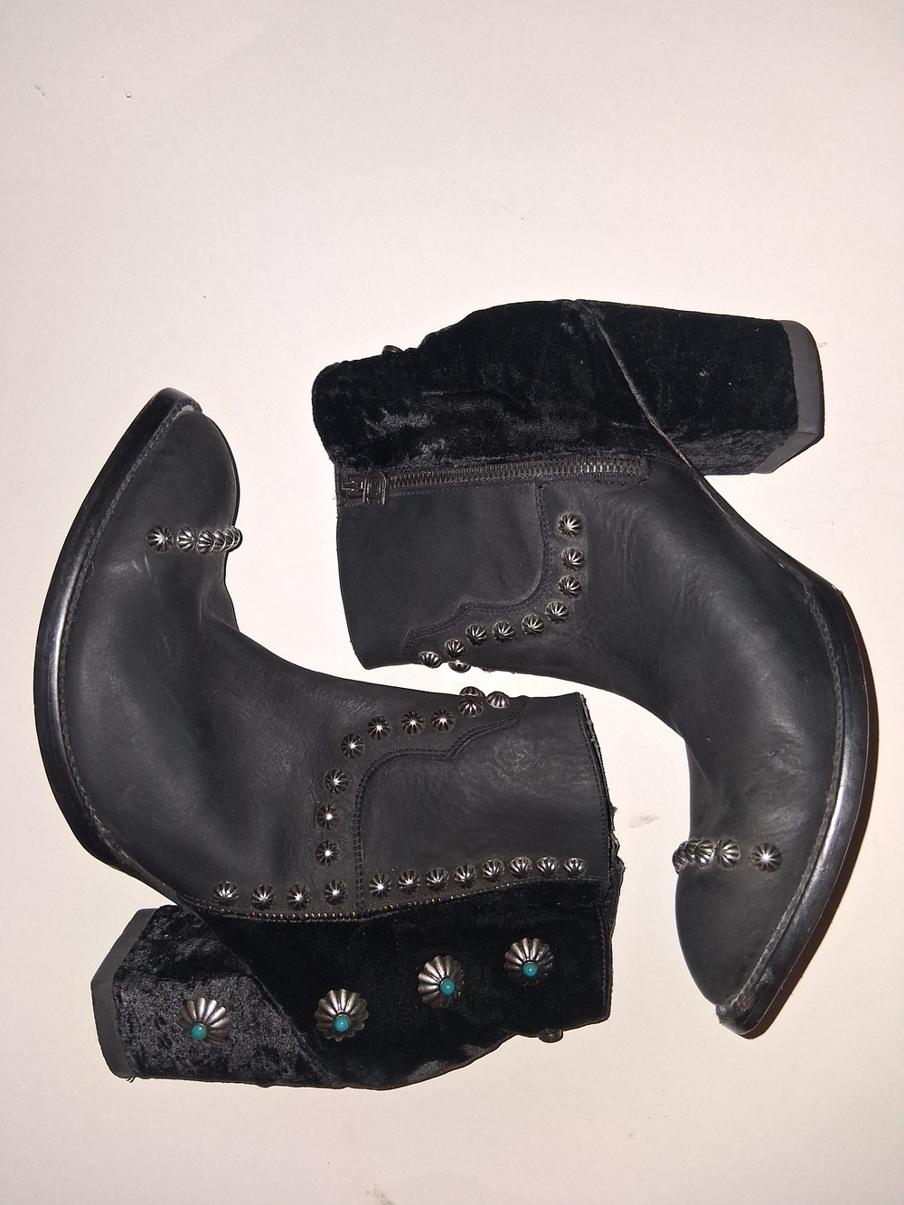 DoubleD Ranch Tahoma Studded Black Western Booties Leather & Velvet Wom. 10.5B